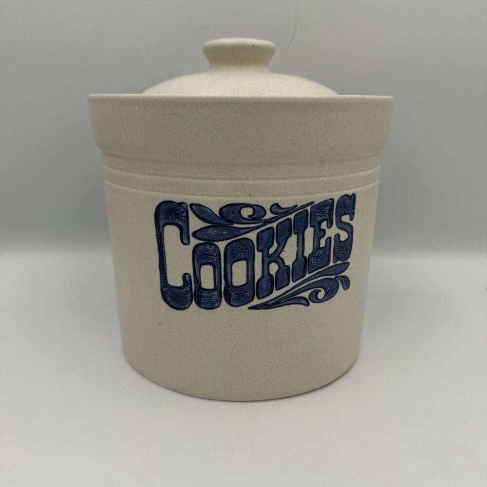 Vintage Pfaltzgraff Yorktowne Cookie Jar Canister Crock with Lid Blue Script USA